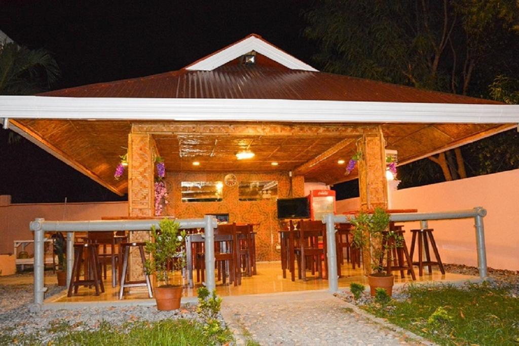 Alona Studios Apartment Hotel Panglao Exterior foto